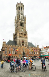 The Bruges belfry dominates the Grote Markt